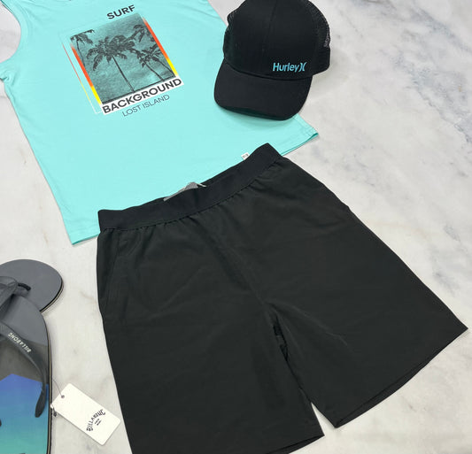 🤩 Short : noir Tag en tissu de sport léger . Taille élastique 12 ans garçon neuve !
