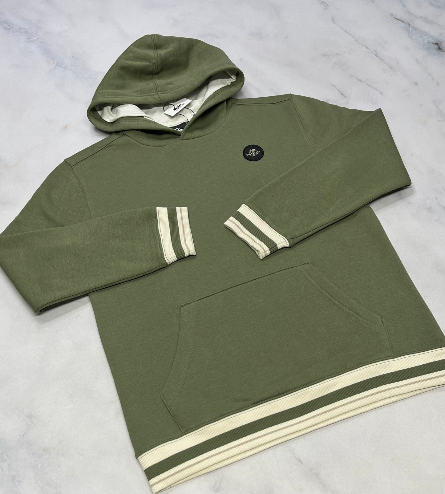 Quiksilver : Cagoule molle en ouaté kaki , douce à l’intérieur . Neuve 14-16 ans coupe confo .