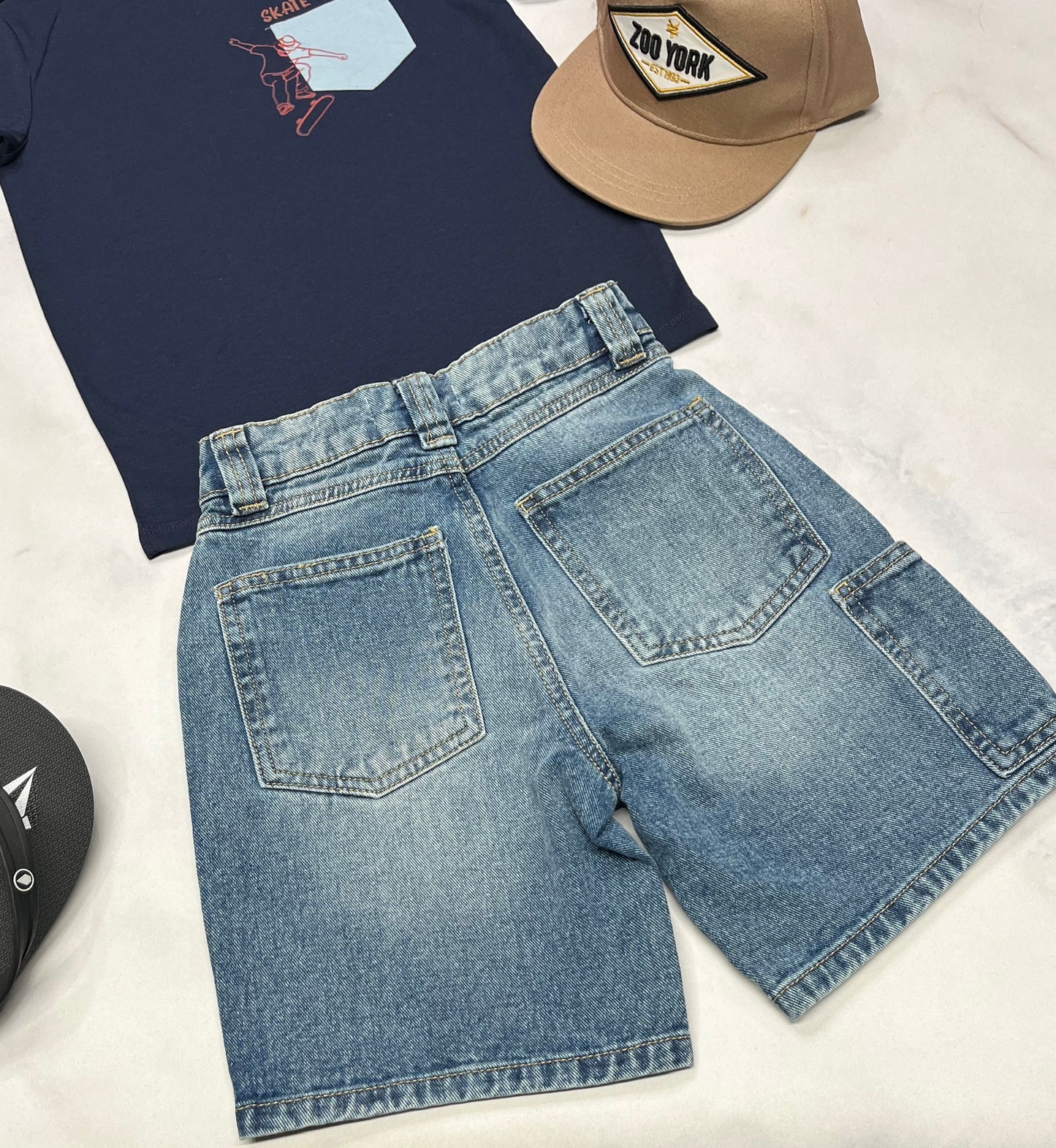 🛹 Bermuda jeans : look cuisse ample tendance : 5-6 ans garçon ajustable . Neuve!