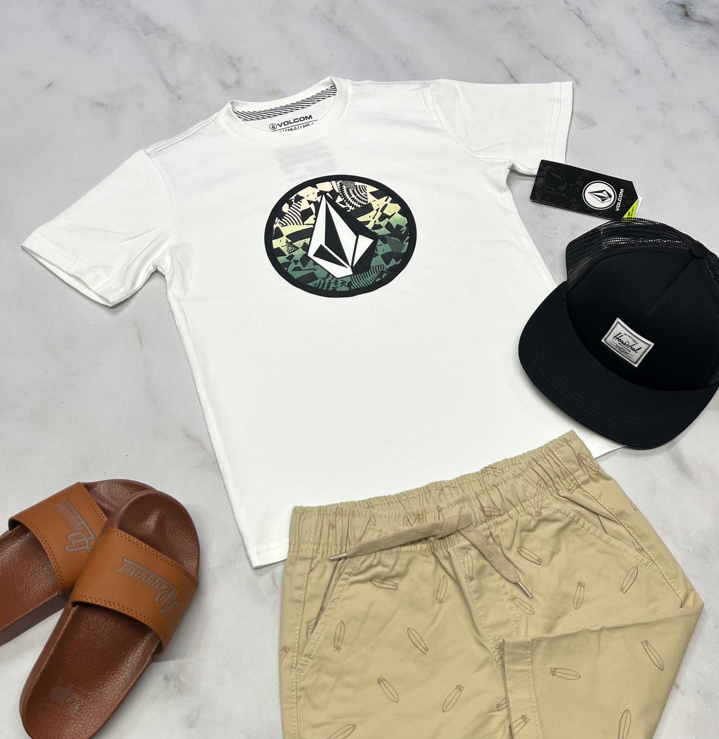 🌴 T-Shirt : VOLCOM 6 ans garçon . Qualité tissu ++ neuf !
