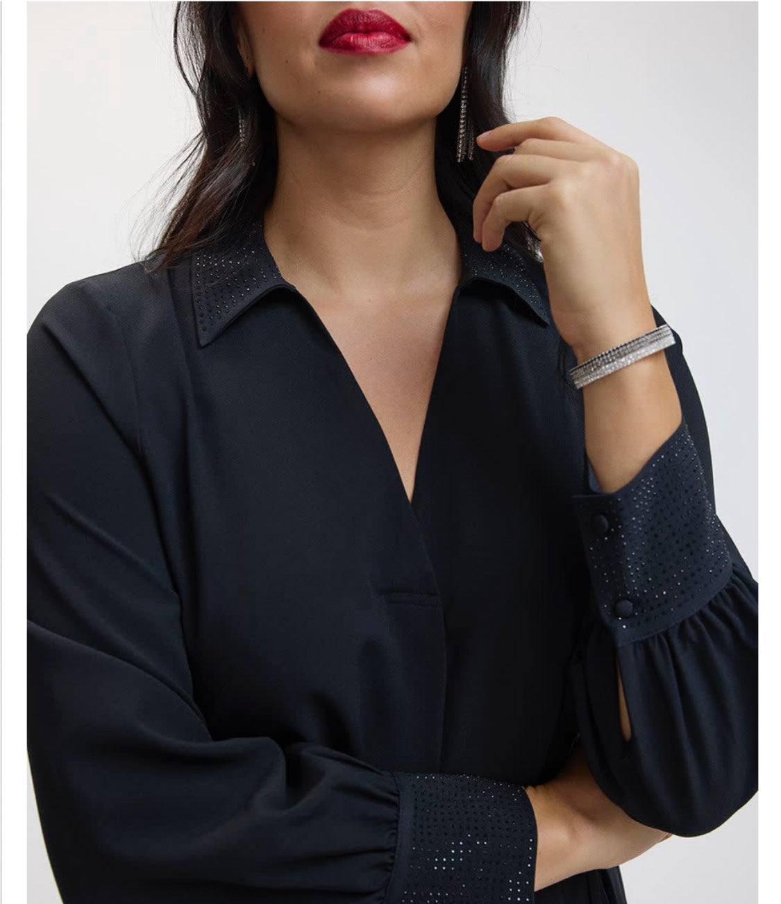 Reitman : robe chic molle neuve . Ajustable à la taille M( 6-7 ans femme ) neuve . Col et bout de manche brillante .