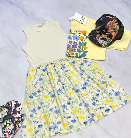 🌻Robe : fleurie hyper confo . Le haut est en rib souple hyper stretch confo . Taille élastique 10-12 ans fille neuve .