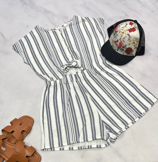🌿 1 pièce : short look lin 7-8 ans fille confo neuf ! Look effet boucle à la taille avec petite ouverture qui laisse entrevoir .