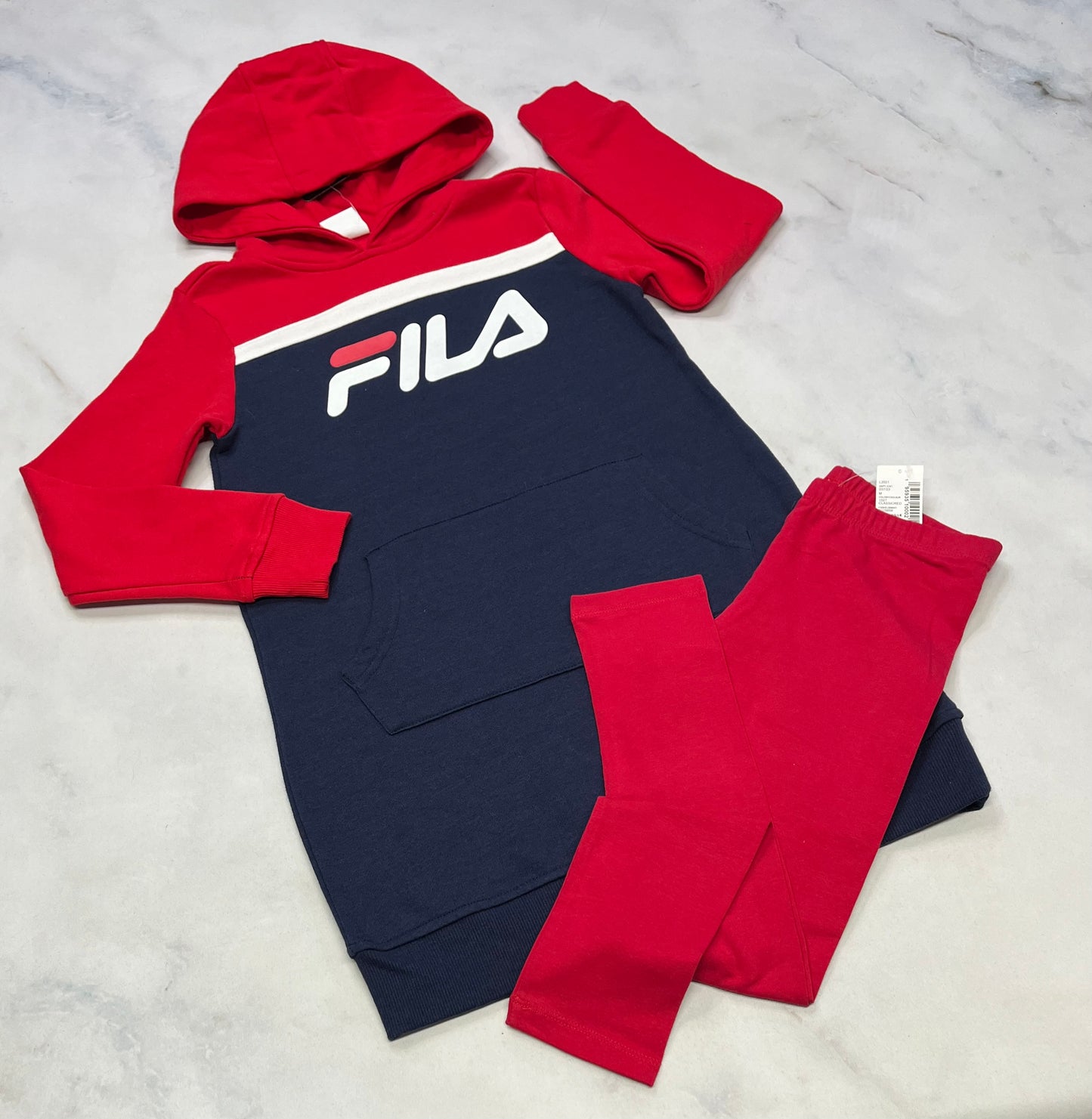 Duo : Robe ouaté Fila neuve 7-8 ans + .. leg.rouge 7-8 ans neuf!