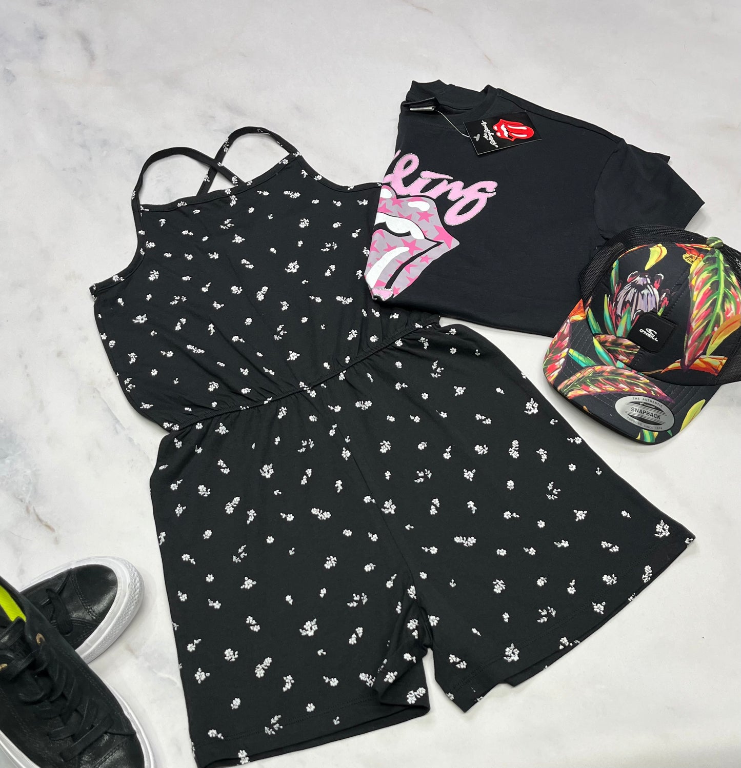 😍 1 pièce short : noir fleurie Tag 12 ans (11-12 ans ) fille neuf !