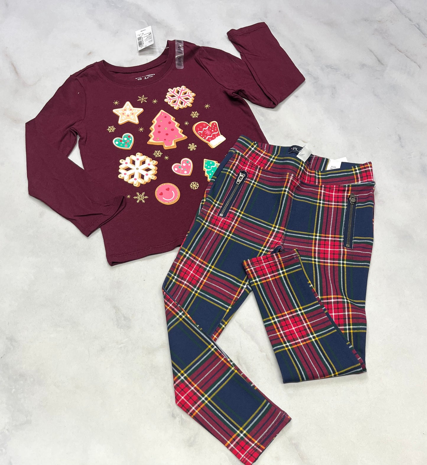 Duo neuf 4 ans : manche longue brillant + Jeg. Zip aux poches 4 ans neuf!