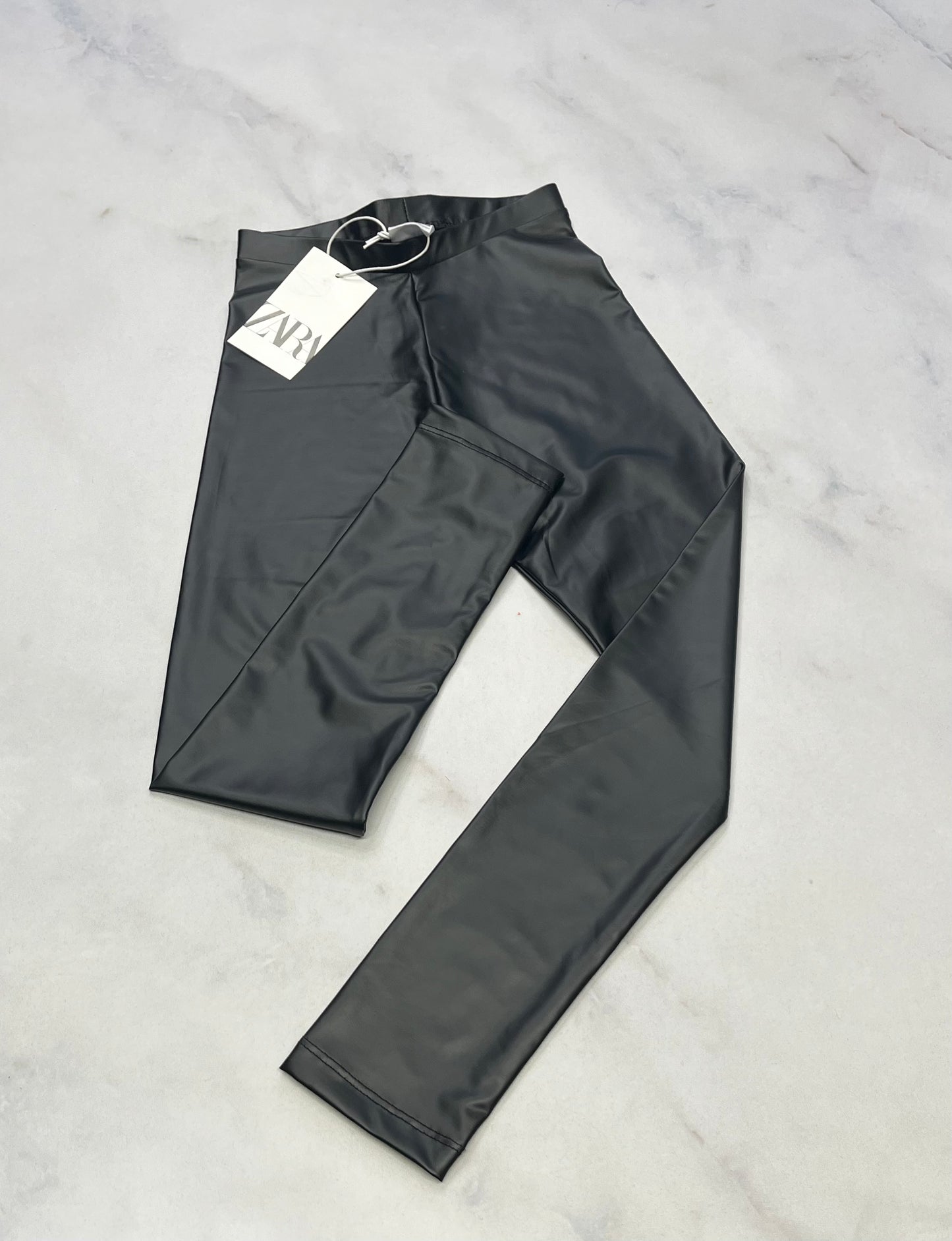 Skinny leg: ZARA look cuir mât noir + 7 ans fille neuf !