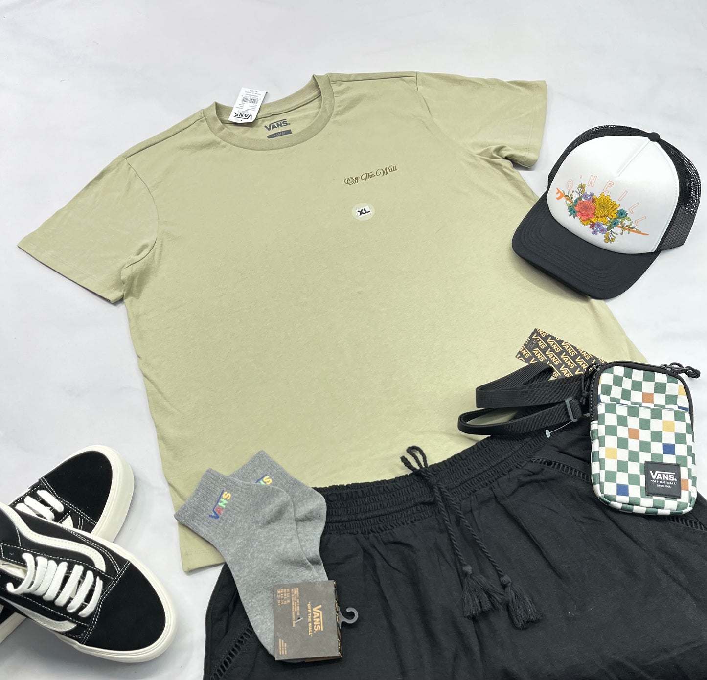 🍃 VANS : Manche courte vert sauge tendance Medium et XL femme confo neuf ! Beau logo au dos .