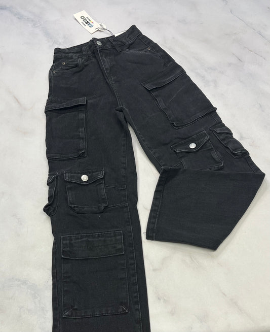 Jeans cargo : fille taille haute fait  longue / neuve ! ( peux être coupé au ciseaux au bas pour un look effiloché tendance. 6 ans 10-12 ans