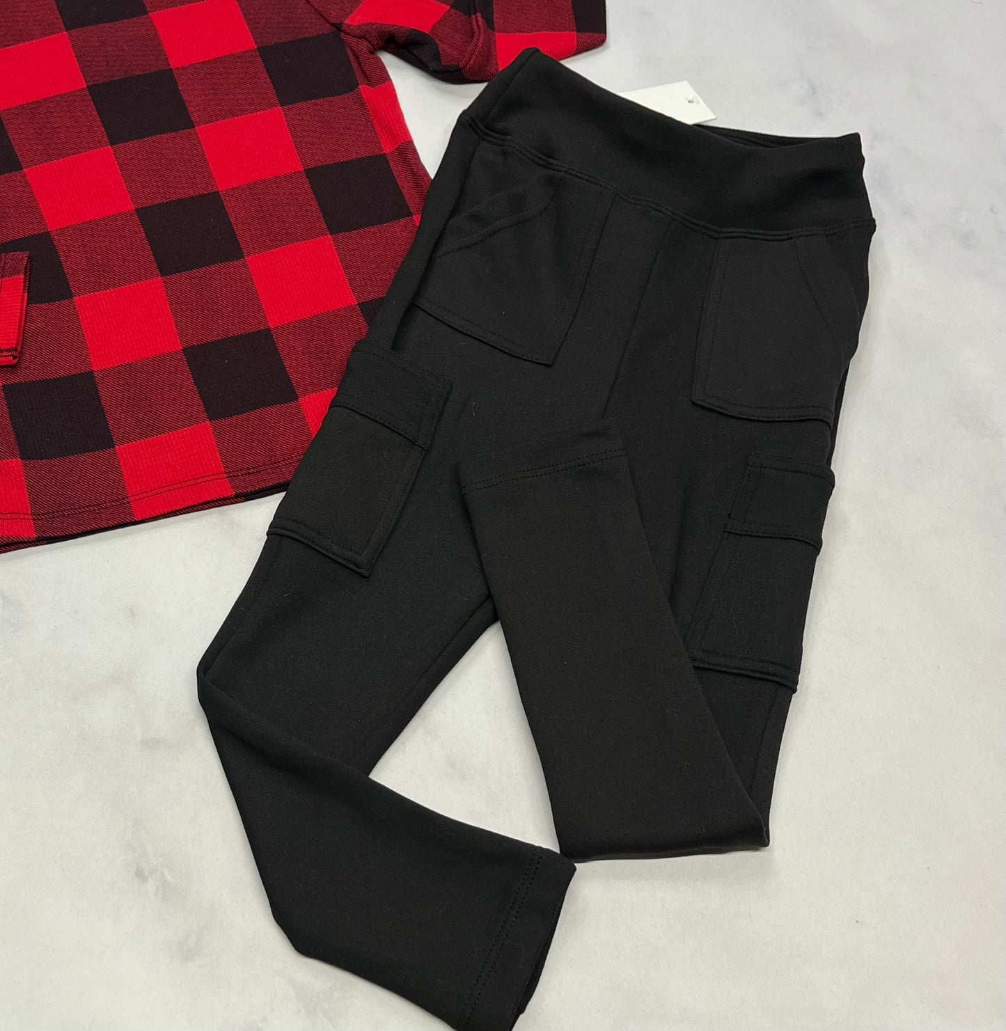 Duo 5 ans neuf! Manche longue isotherme 5 ans fille + Skinny taille haute stretch cargo 5 ans neuf!