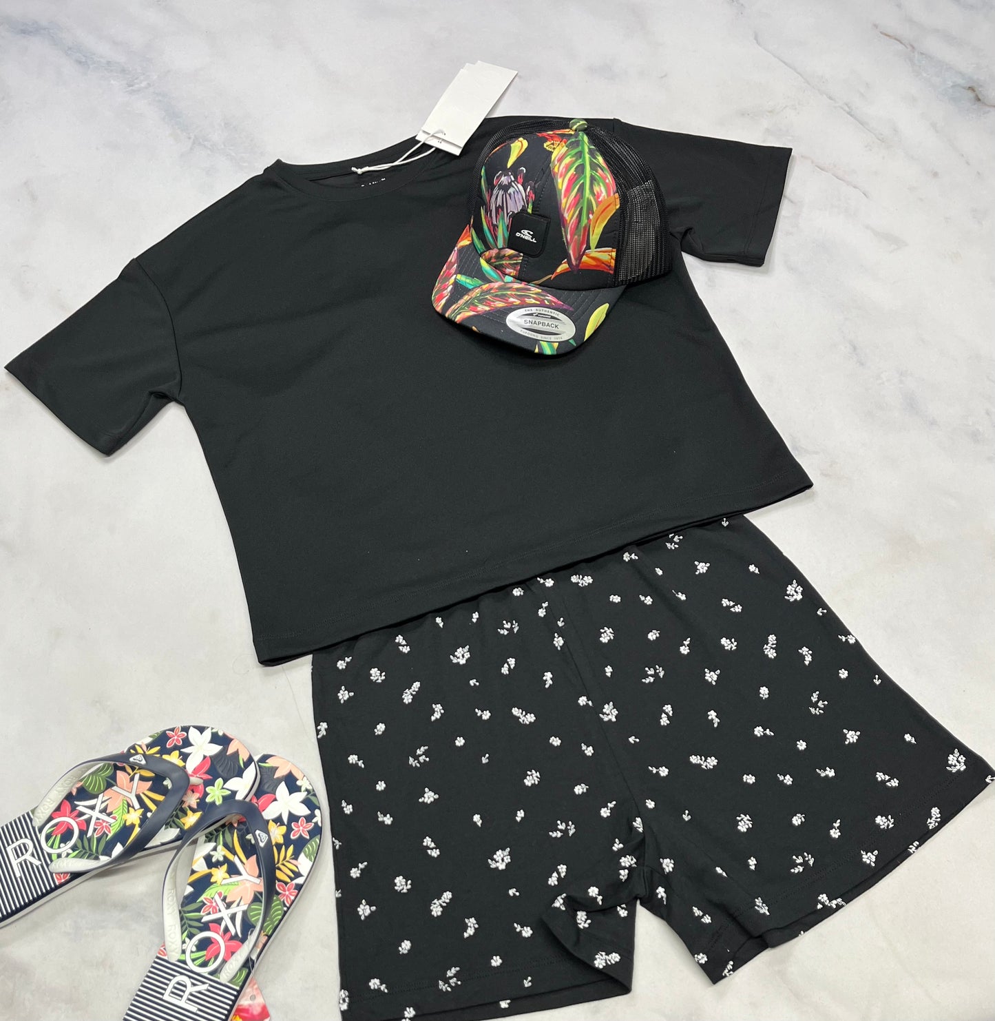 🌼 1 pièce short : fleurie 12(11-12 ans ) fille neuf !