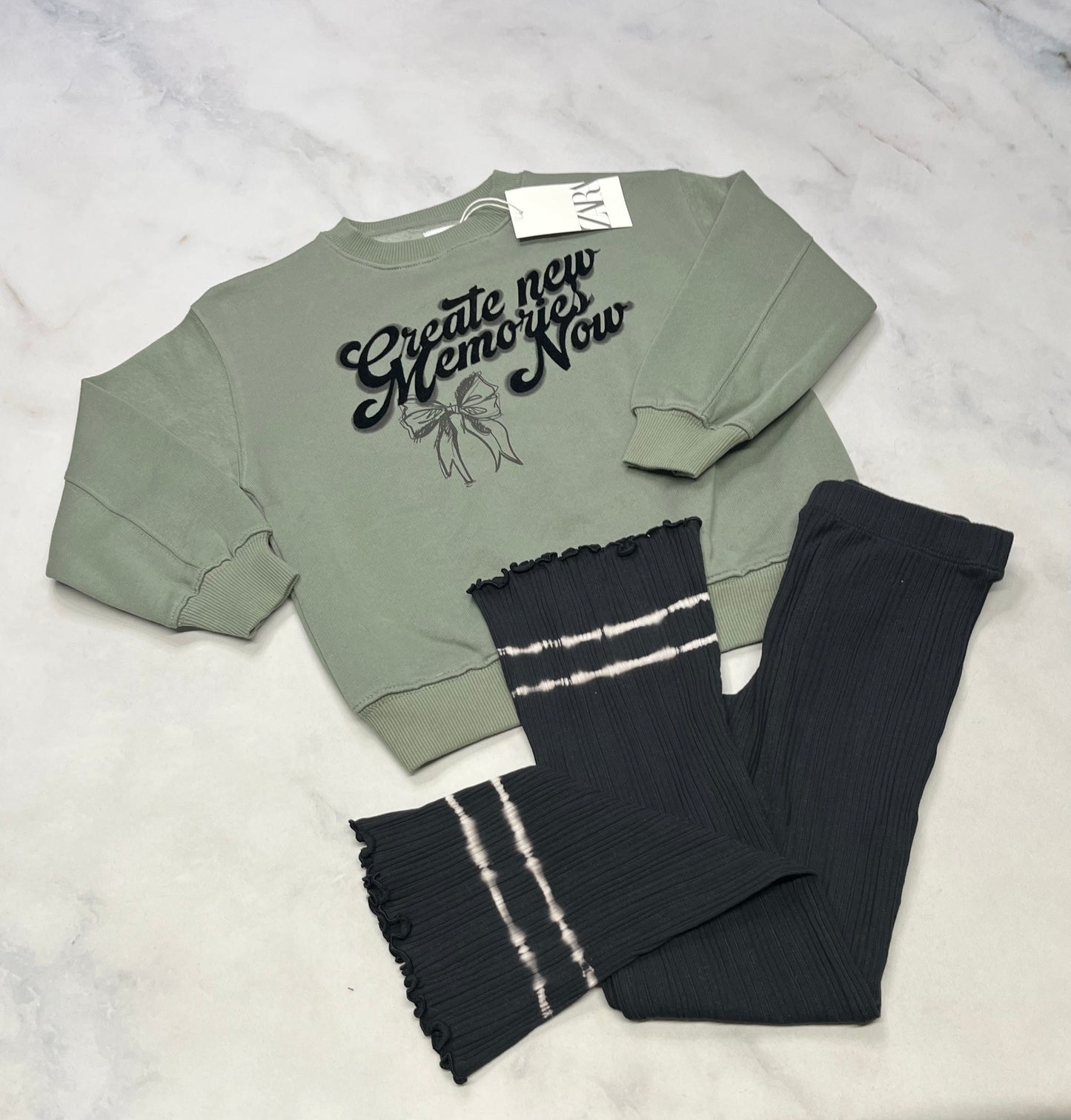 DUO: Zara + Skinny texturé évasé au bas 6X