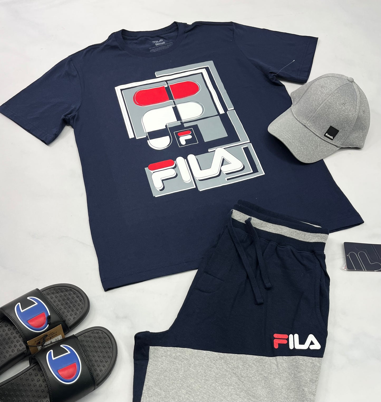 ☀️ solde T-Shirt : Fila marine L/ homme neuf mais ombrage flou d’impression .