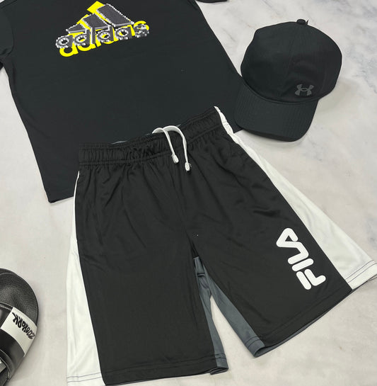 💛Bermuda Fila : tissu sport 10-12 ans garçon neuf ! Le derrière du bermuda est charcoal .
