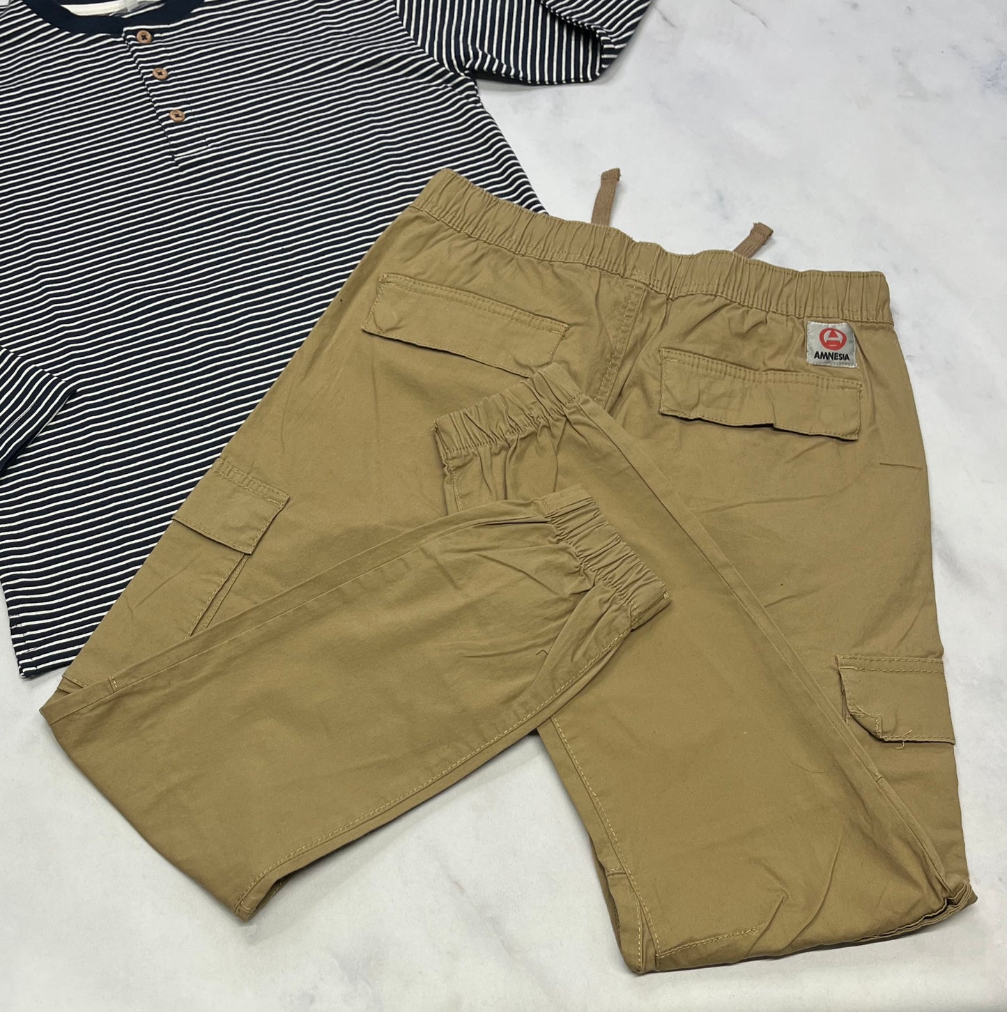 Duo neuf ! Haut rayé 12 ans + Jog cargo Amnésia 11-12 ans