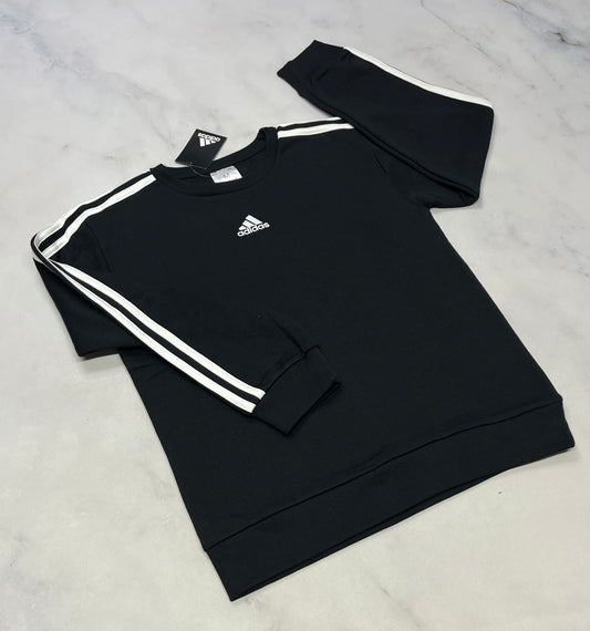 Adidas ouaté : neuf! Noir doux à l’intérieur . 10-12 et 14-16 ans .