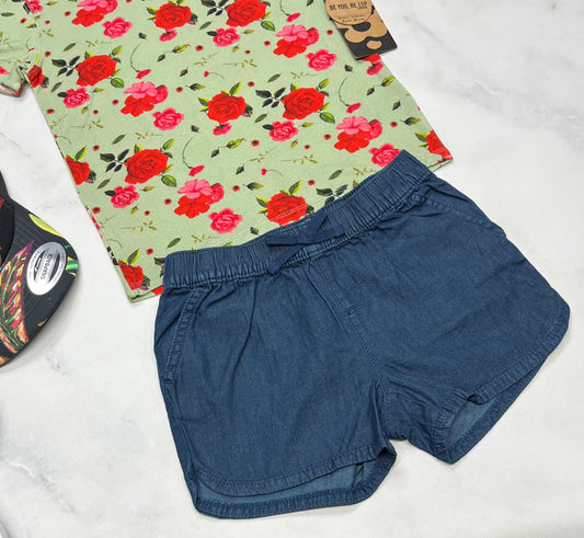 😍 Short : jeans 6 ans fille neuve . Souple confo