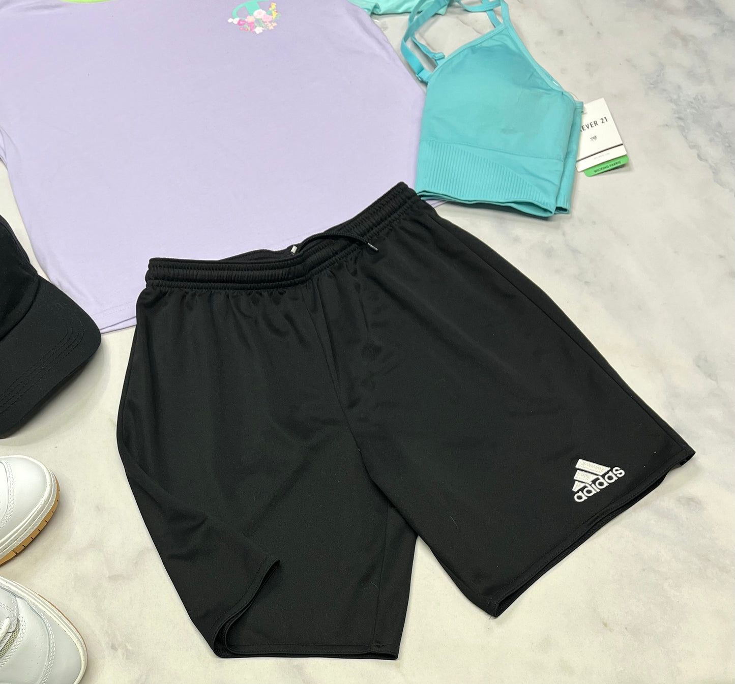 💜 Bermuda : Adidas noir en tissu de sport 13-14 ans comme neuf !