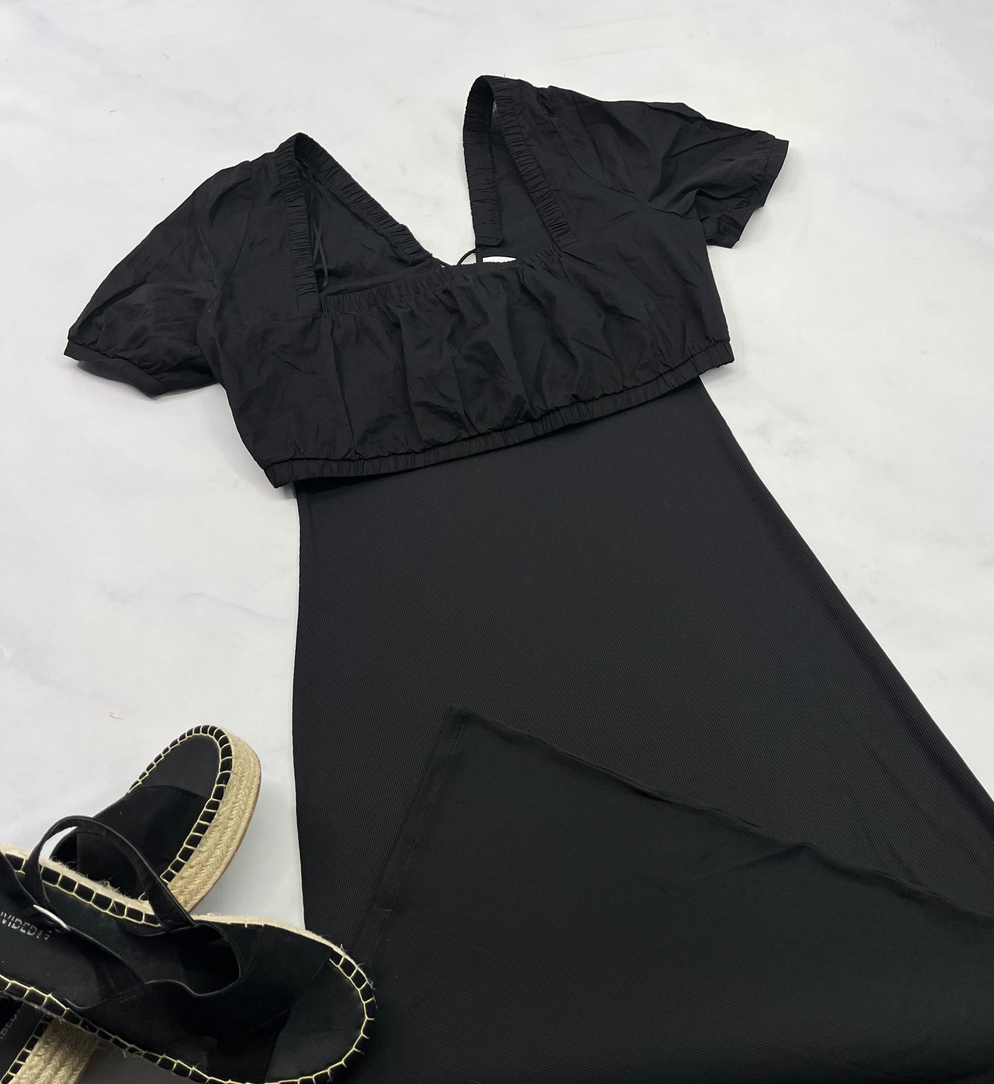 🌿 Haut : noir écourté lacé ajustable au dos . Super pratique pour mettre en superposition. L et XL femme.
