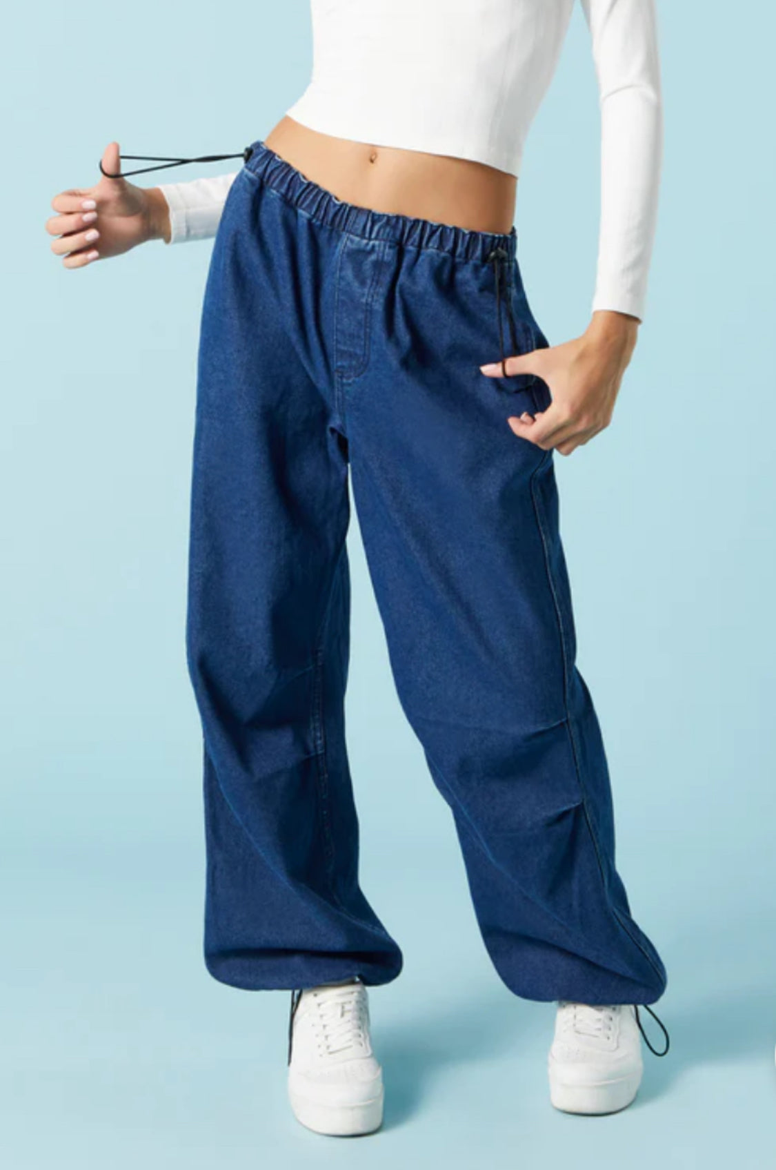 Jeans : Baggy tendance . Taille et bas ajustable . Jambe large . Neuf ! Small femme .