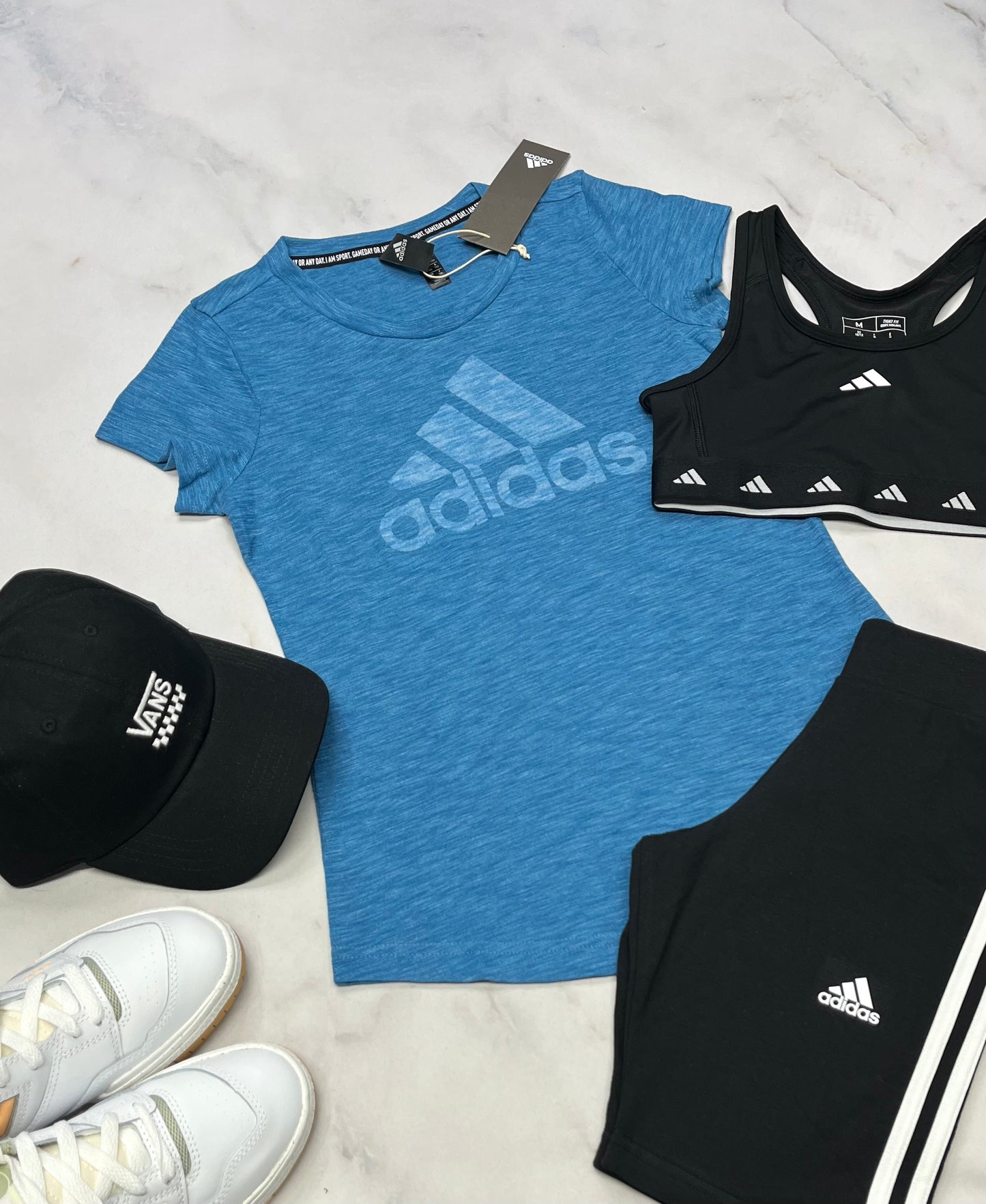 🩵Adidas : manche courte doux mou confo 10-12 ans fille neuf !