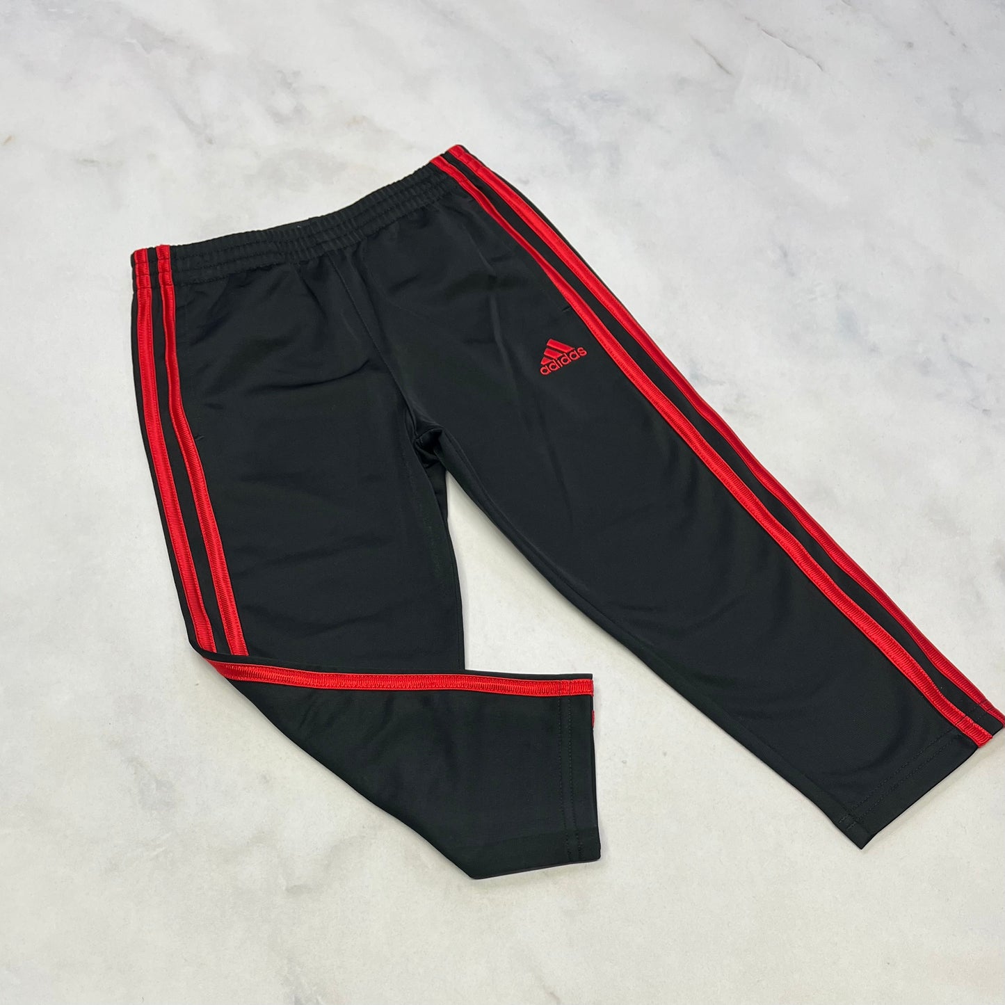 Adidas : Pantalon tissu sport un micro polar int. Comme neuf ! 4 ans .