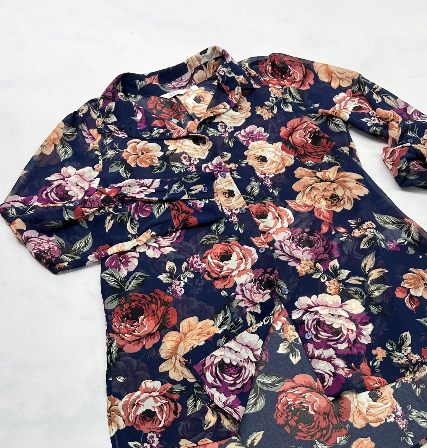 ..Reitman : Chemisier ultra léger qui laisse entrevoir . Small femme coupe confo comme neuve .