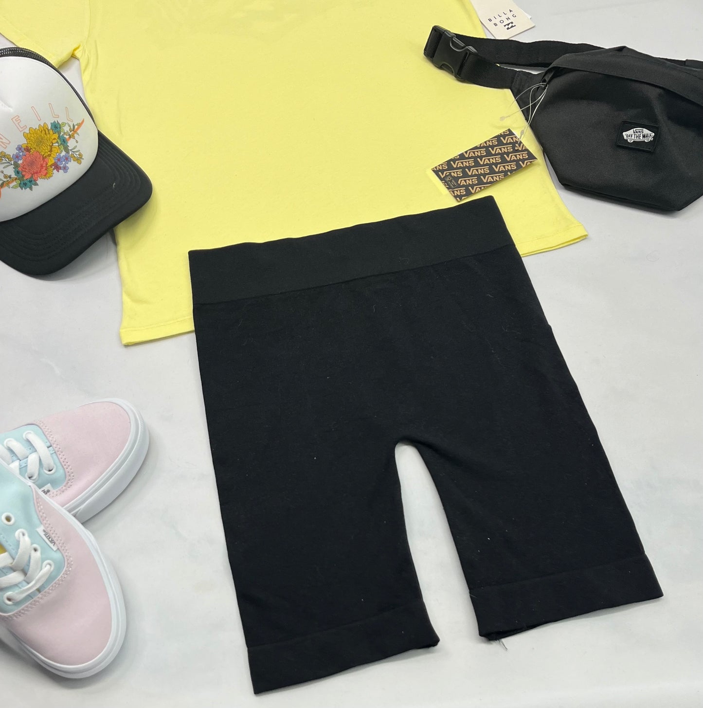 ☀️ Cuissard : noir en tissu qui ne décolore pas. Extensible . SM( fait small femme ) comme neuf !