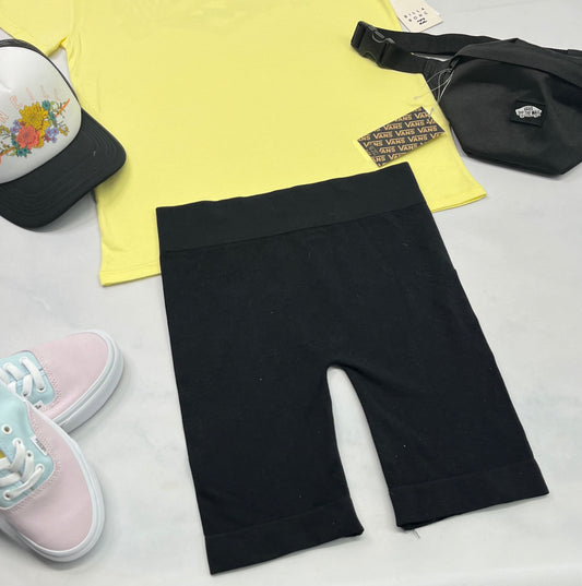 ☀️ Cuissard : noir en tissu qui ne décolore pas. Extensible . SM( fait small femme ) comme neuf !