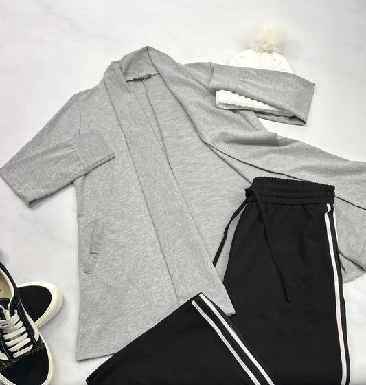 🩷Veste grise : avec poches de chaques côtés fait M/ femme comme neuve .