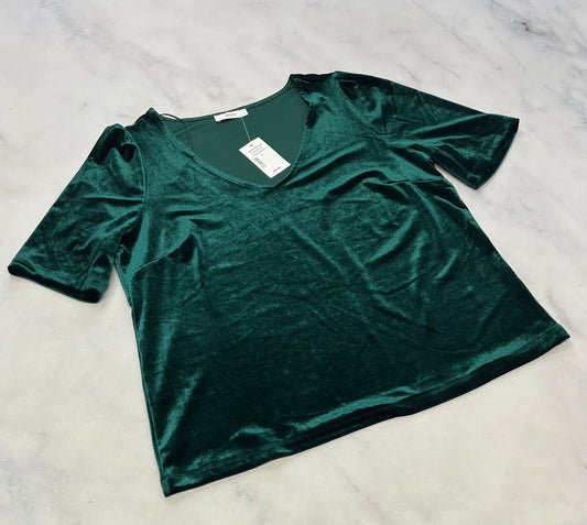 Manche courte : Rickis en velour vert stretch de partout . Hyper doux . M fit ou (S-M femme ) et L/ fit stretch ou ML/ confo . Neuf!