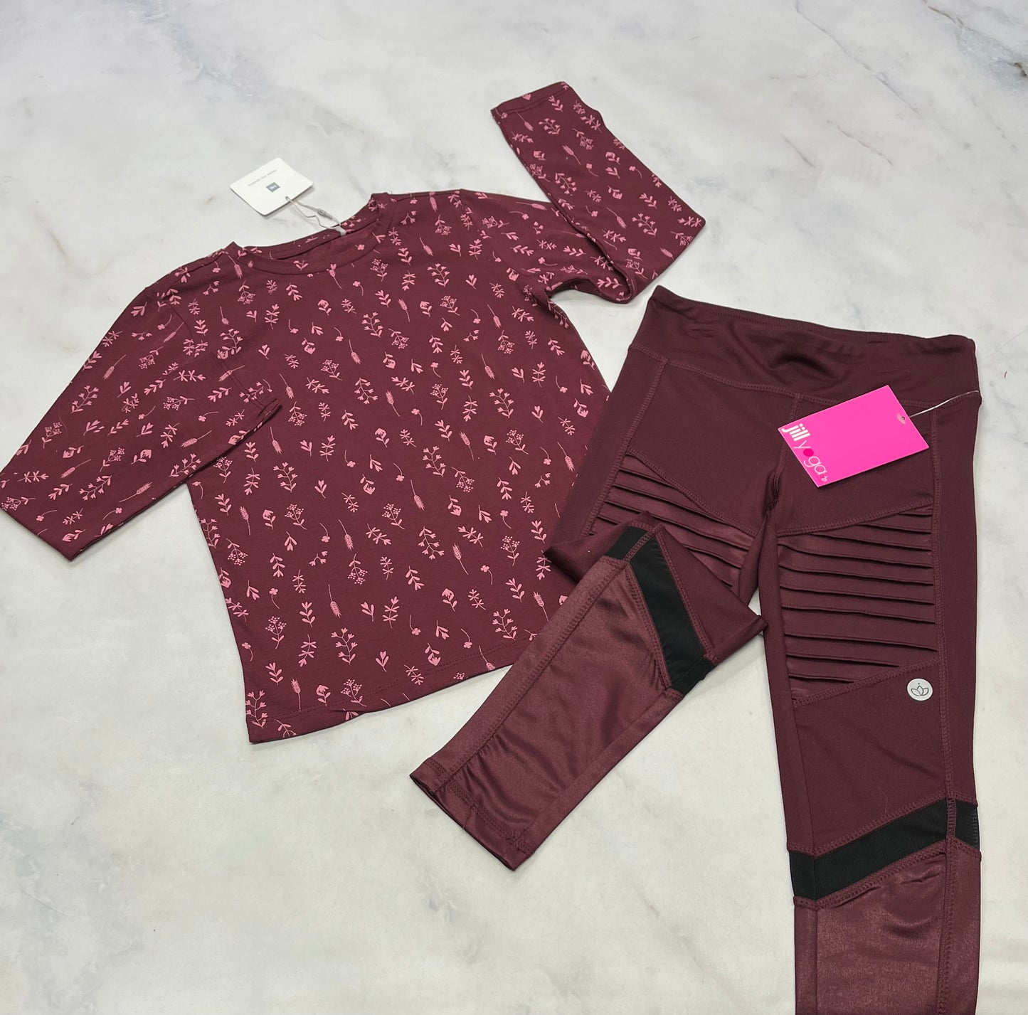 Duo neuf! Manche longue 6 ans neuf + Skinny sport Jill yoga 6 ans neuf !