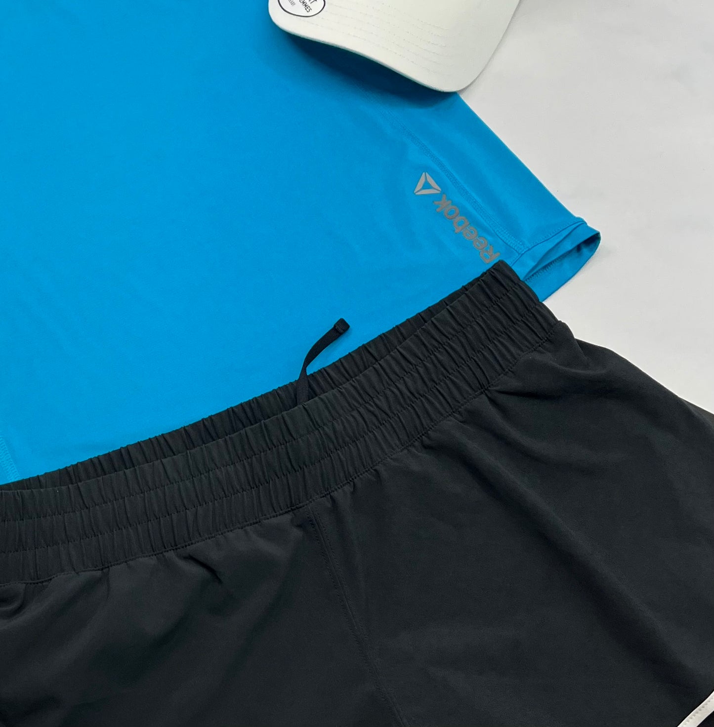 🩵 Manche courte : Reebok S/ fit stretch ( XS-S) comme neuf !