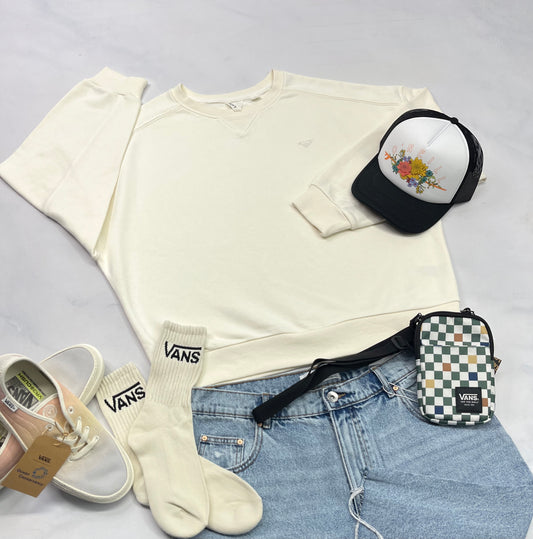 🌴 Ouaté : ROXY pas chaud ni mince . ( Blanc cassé neuf ) . Logo brodé ton sur ton au devant . M/ femme neuf ! Coupe relax confo tendance .