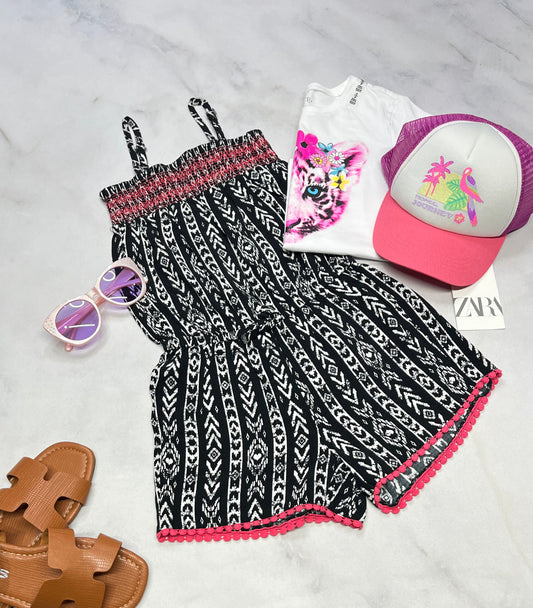 🌸1 pièce : short en tissu souple qui ne décolore pas. Bretelles ajustable fait 5-6 ans fille comme neuf !