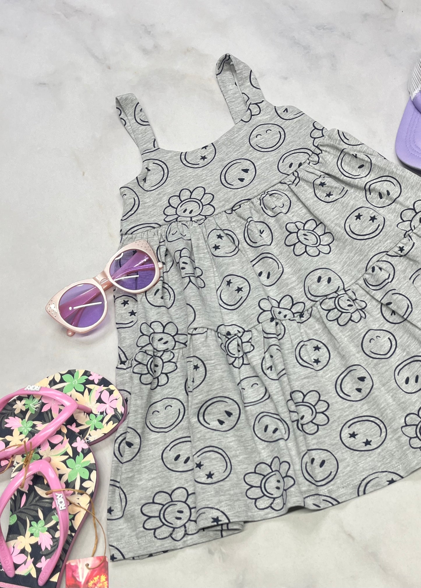 💜 Robe : grise en beau coton avec dos stretch ( bande élastique ) . Tag 4 ans fille neuve .