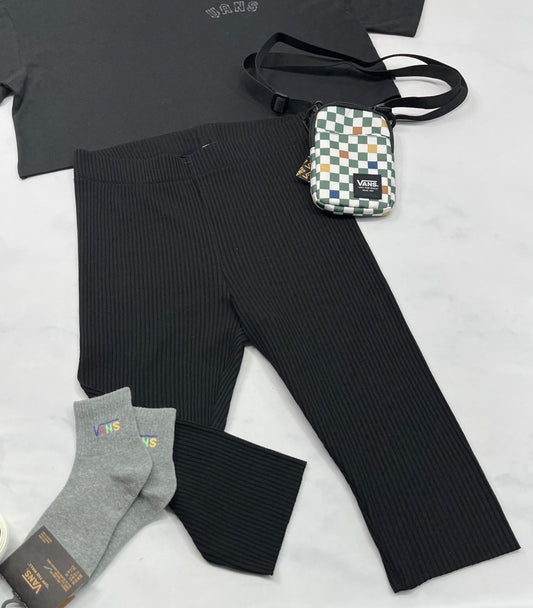 🌿 Cuissard noir : texturé taille haute . En haut du genoux ! Qualité ++ stretch neuf ! M/ femme.