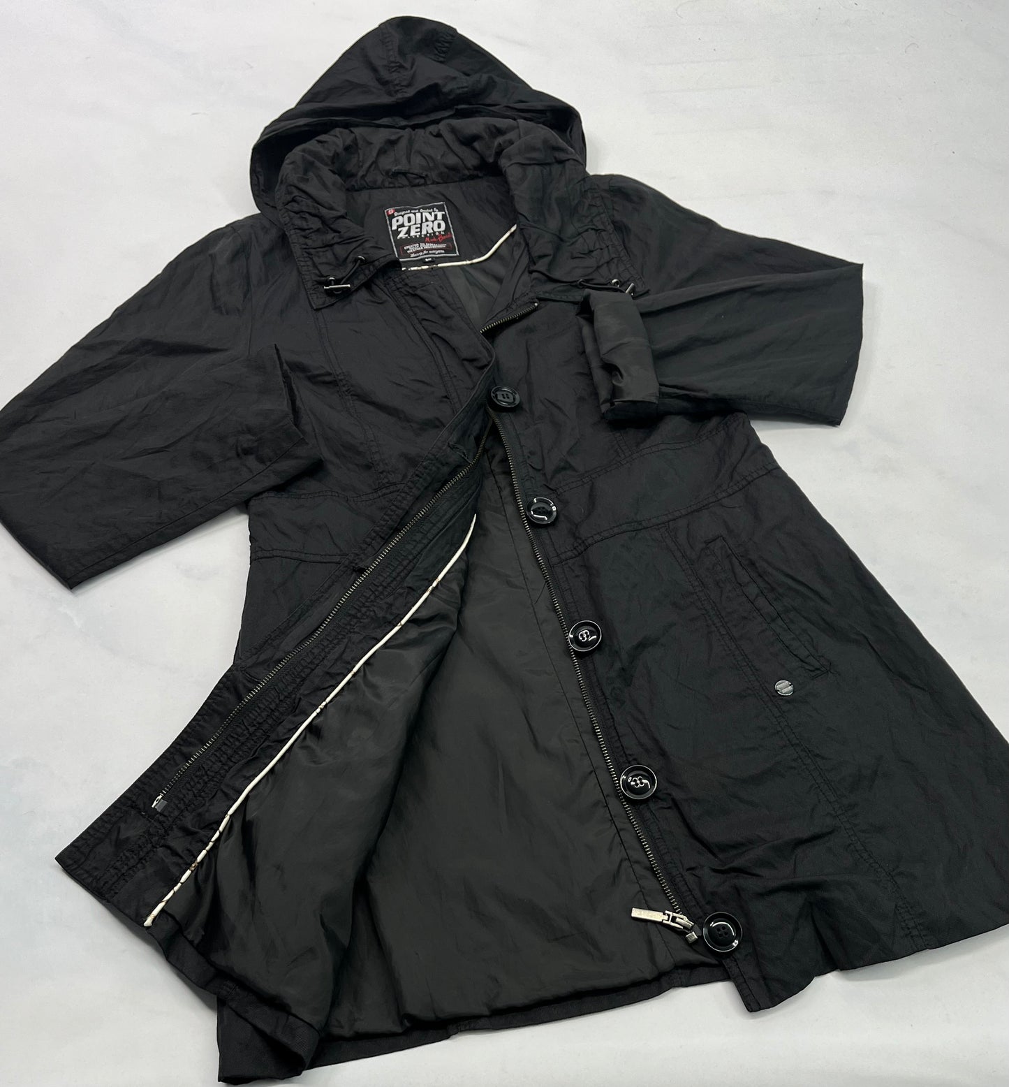 Point Zéro : Manteau mi saison capuchon amovible . Fait M/ femme .