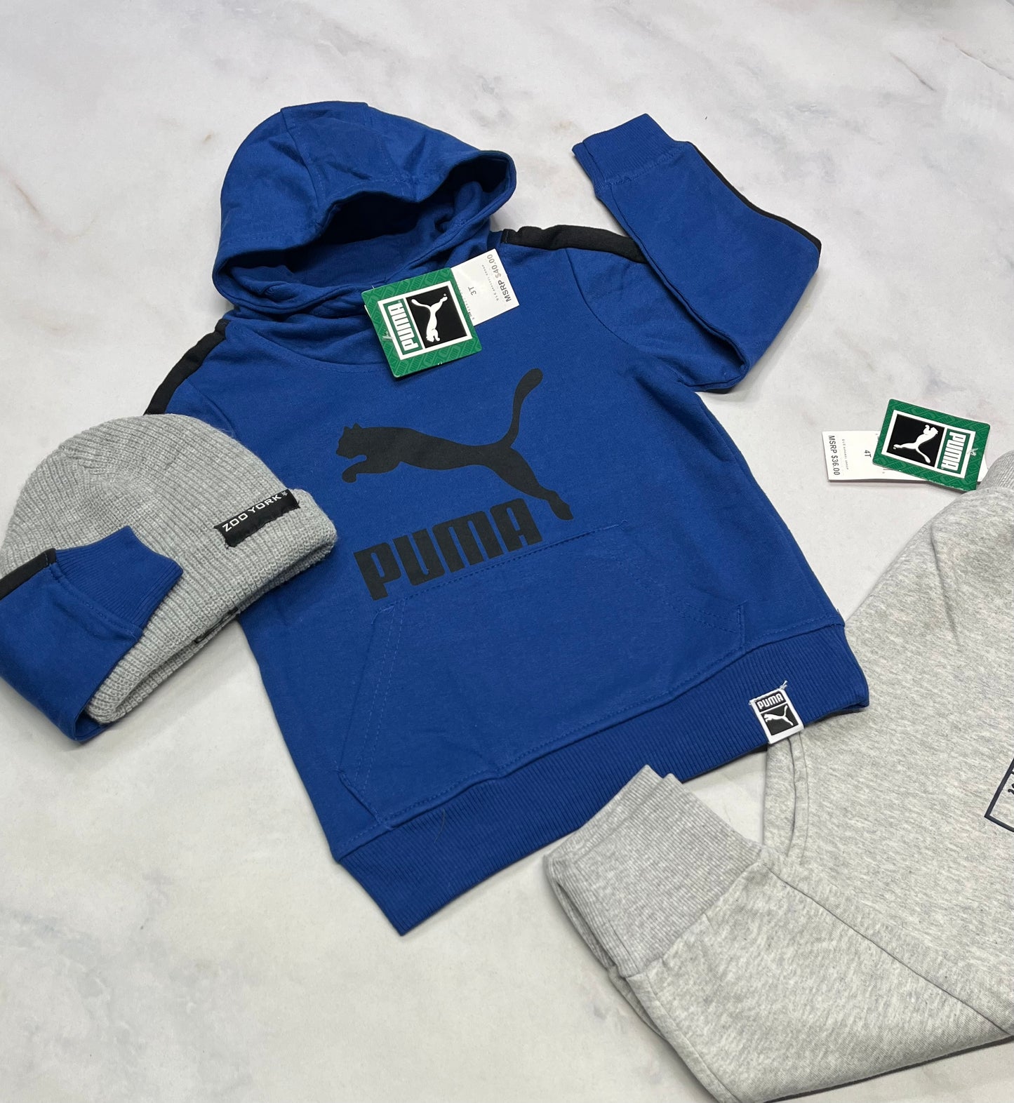 ❄️ Cagoule : Puma en ouaté 3 ans neuve . Coupe confo .
