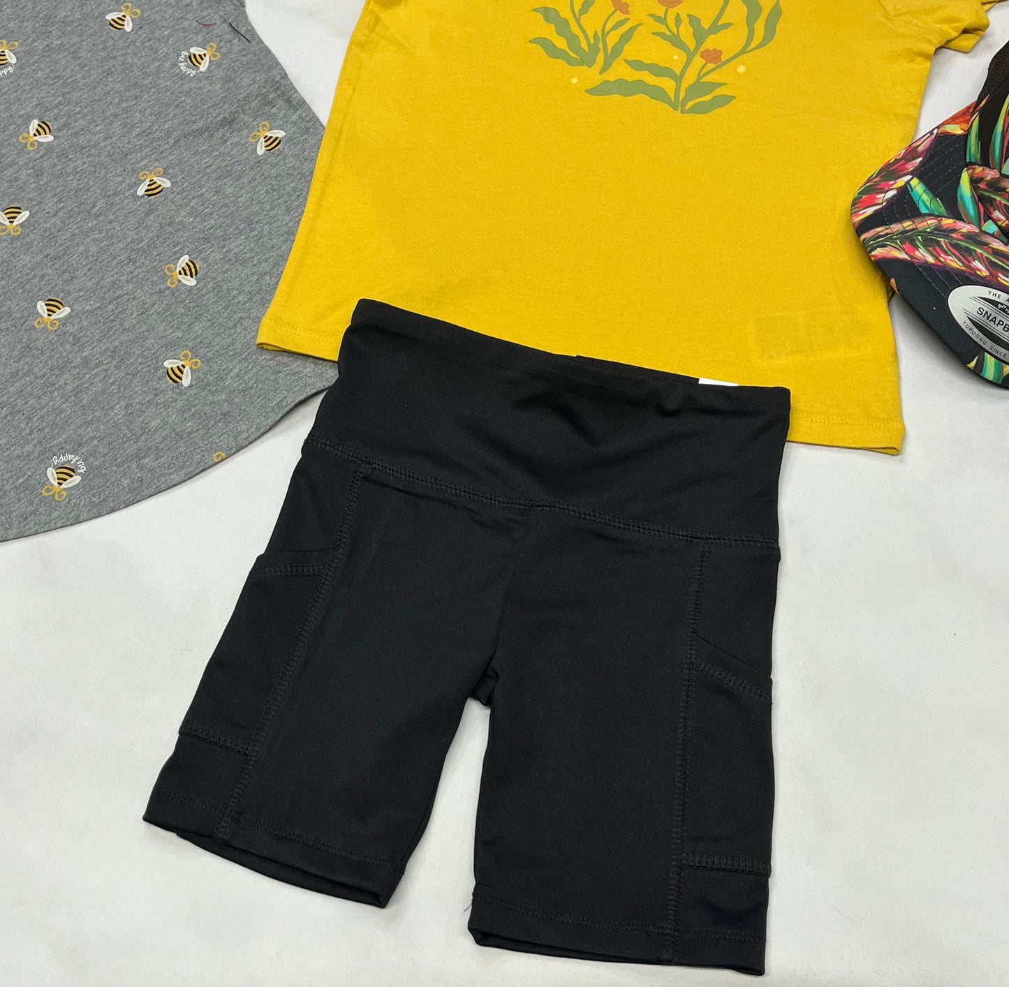 🌼 Cuissard : noir en tissu de sport stretch + 5 ans fille neuf ! Poches sur les côtés .