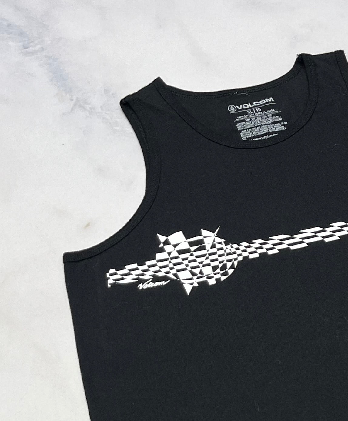 🌴 Camisole : Volcom 16 ans garçon neuve . Logo au devant inscrit Volcom .