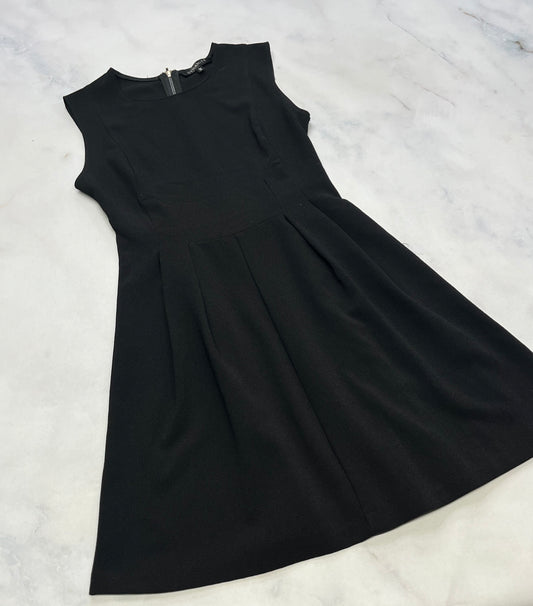 Dynamite : Robe tissu chic molle confo . Comme neuve ! ..1x fait XS  0-2 ans et 1x small ( 3-4 ans ) femme .