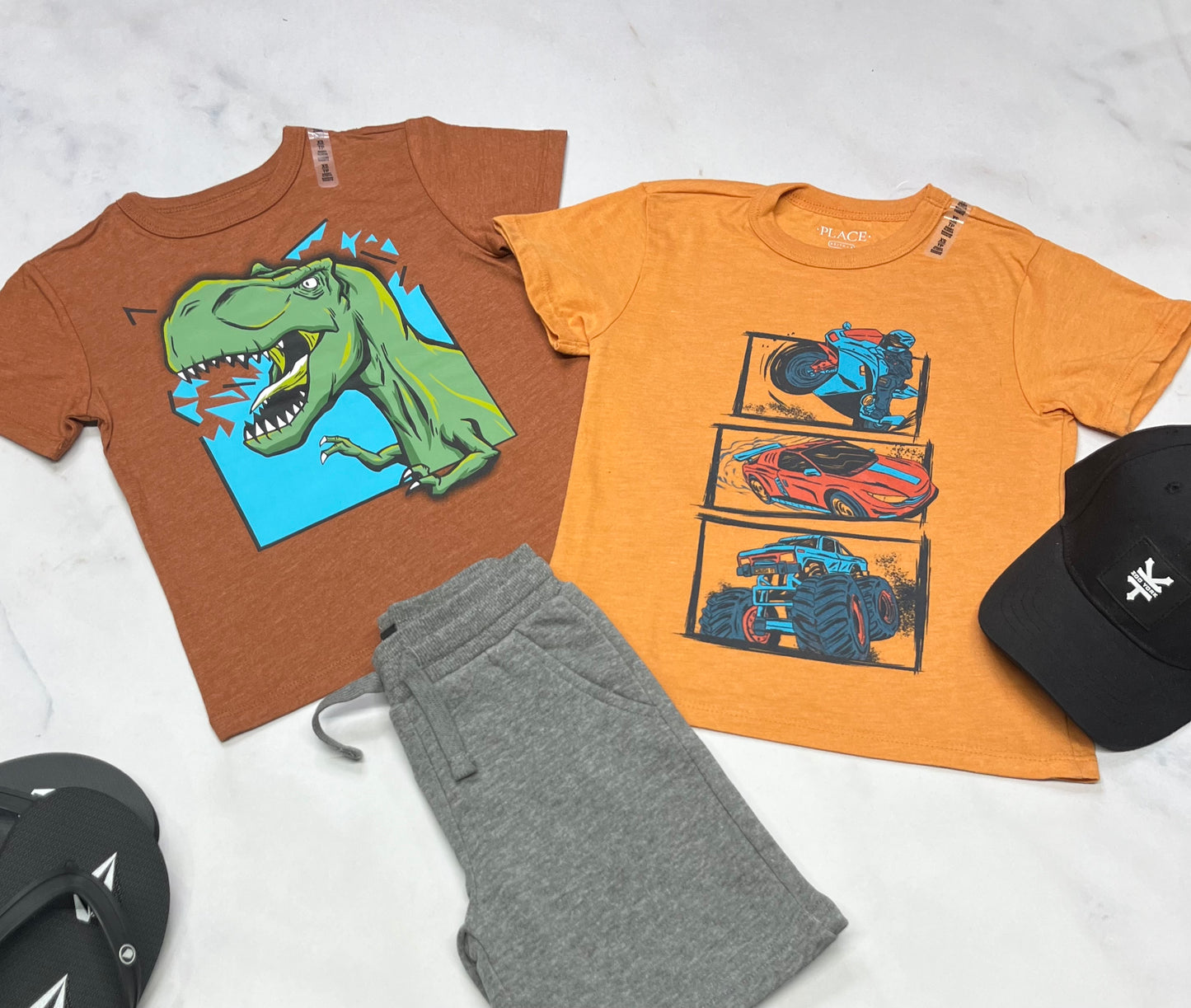🍂🍂 Duo : Lot de 2 t-Shirt 4 ans neuf !