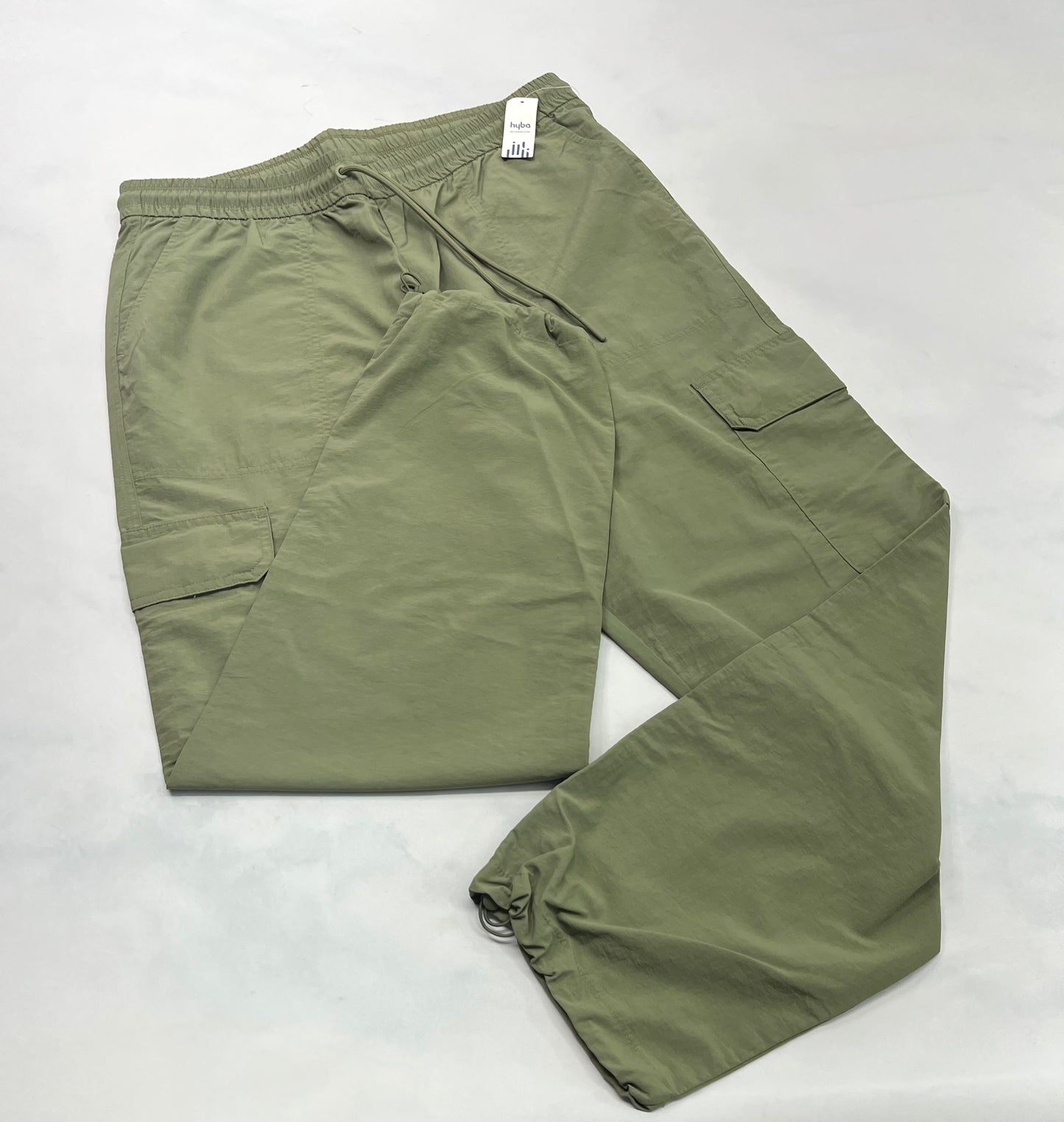 Hyba : Jogger style toile taille élastique bas ajustable . Neuf! L( fait 11-12 ans ) femme .