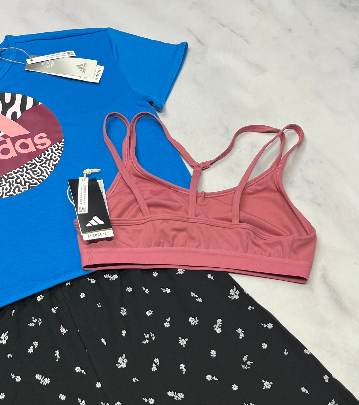 😍 Top sport : Adidas souple / stretch confo . 13-14 ans fille neuf !