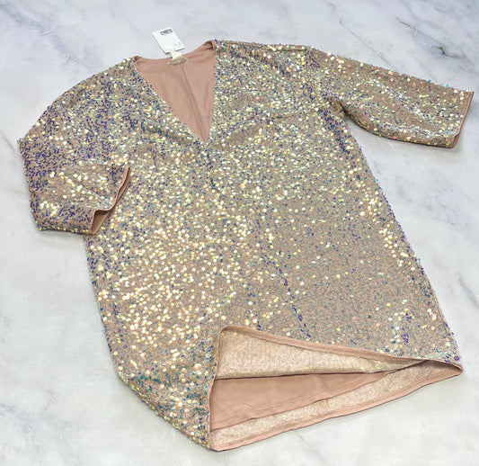 Robe : look paillette brillante doublure int. Small femme neuve . Manche écourté coupe tendance . Neuve !