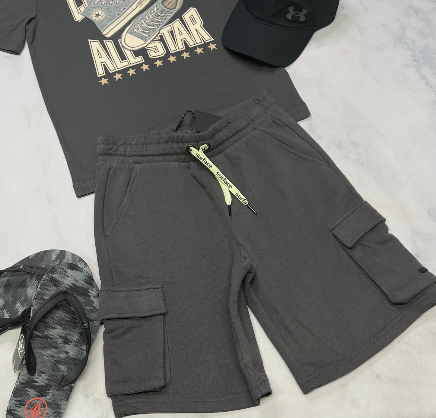 🤩 Bermuda cargo : en ouaté charcoal Surface neuf ! 10 ans garçon coupe confo .