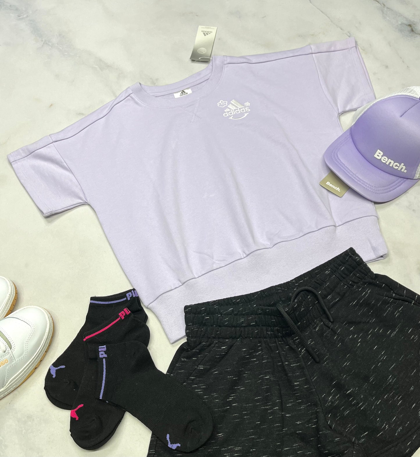 😍Ouaté Lilas : Adidas manche courte neuf ! 10-12 ans fille coupe lousse tendance . Bog photo encore + beau en vrai .