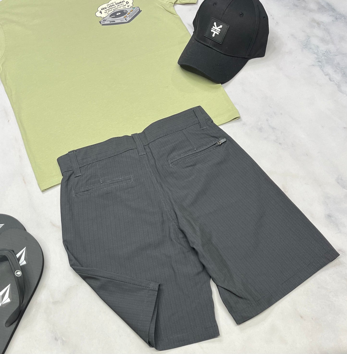 🌵 Bermuda : Burnside charcoal tissu souple léger qui sèche rapidement ! 10(9-10 ans ) garçon neuf !