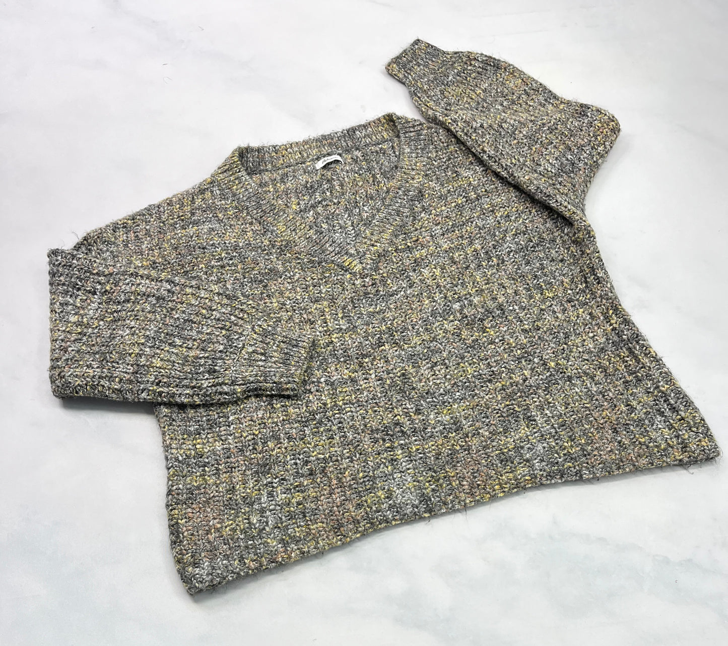 Reitman : Tricot col V L/ femme mi hanche . Super état